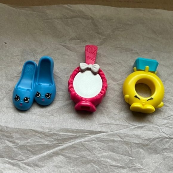 Shopkins  Ring Blue Kitty Flats Mia Mirror 2 Shopping Bags McDonalds 2015 - Picture 9 of 10